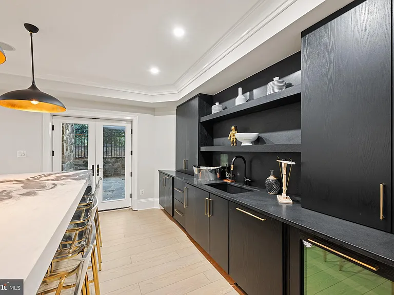 8305 Fox Haven Dr — Photo 46