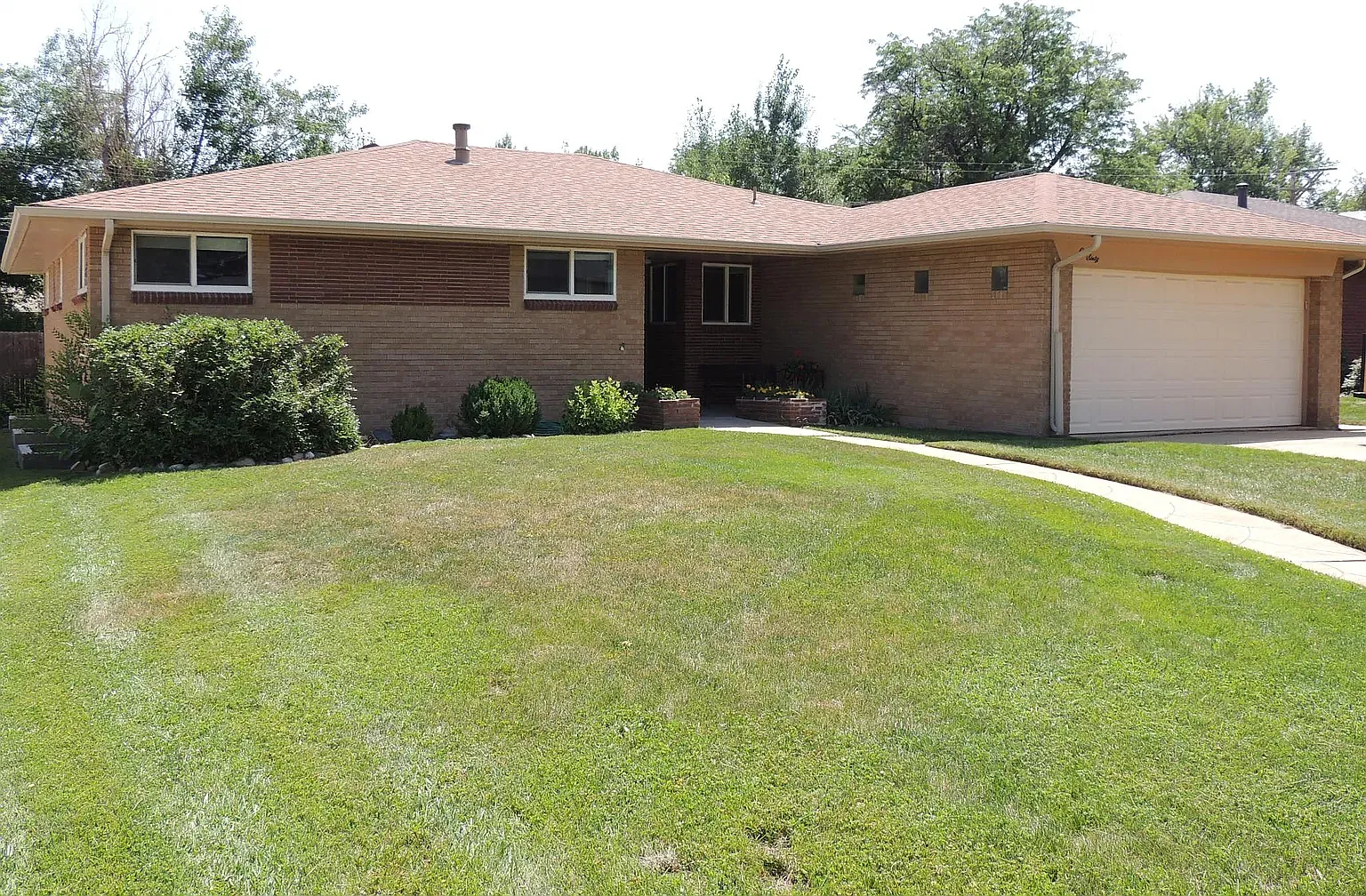 4 bed, 2447 sqft, $3,850 — Photo 1