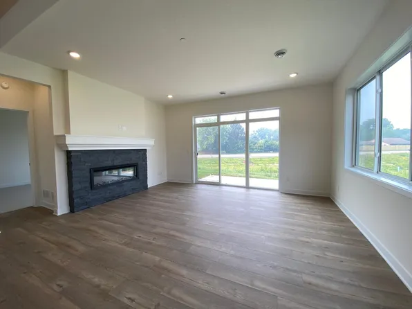 13785 Hollybrook Cir, Apple Valley, MN 55124