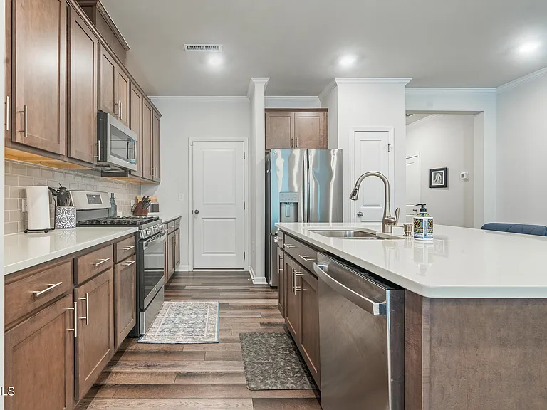 185 Millennium Dr — Photo 18