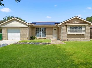 10910 Corona Ln, Houston, TX 77072