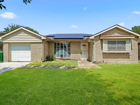 10910 Corona Ln, Houston, TX 77072