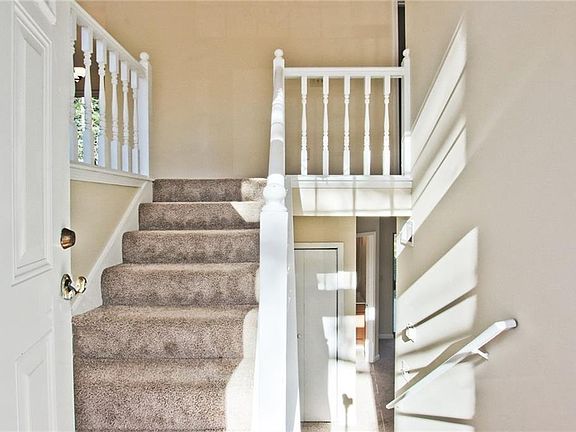 3rd image of 3657 River Ridge Ct