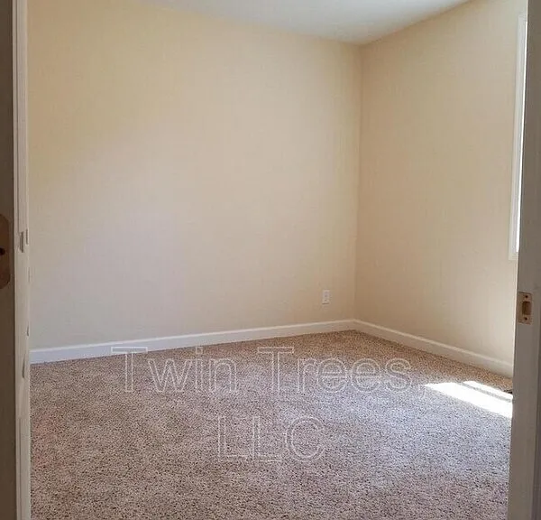 5907 Gospel St #B — Photo 6