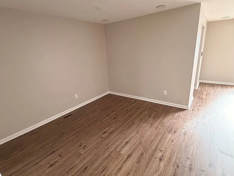 1325 Rosehaven Cir — Photo 14