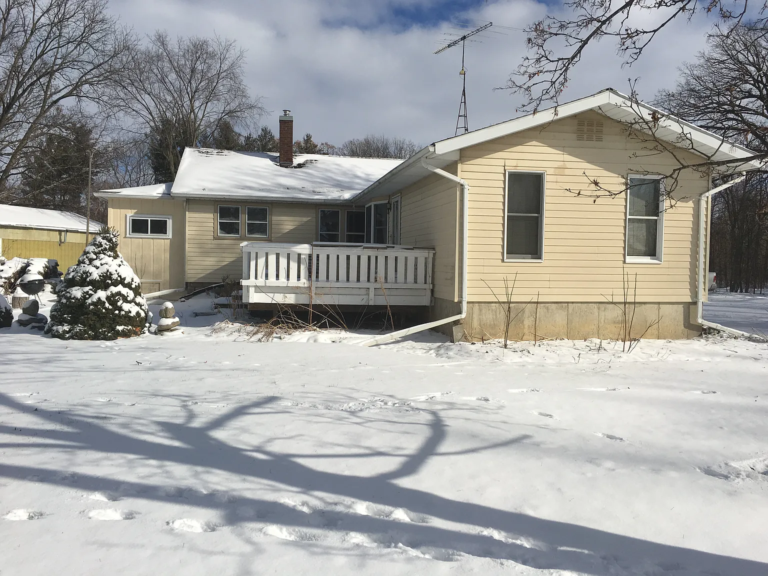 1205 Louise St photo 1