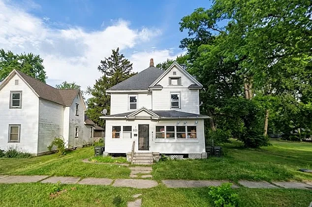 821 Blaine Ave