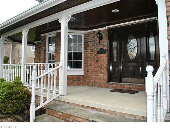 3rd image of 6621 Rockledge Dr