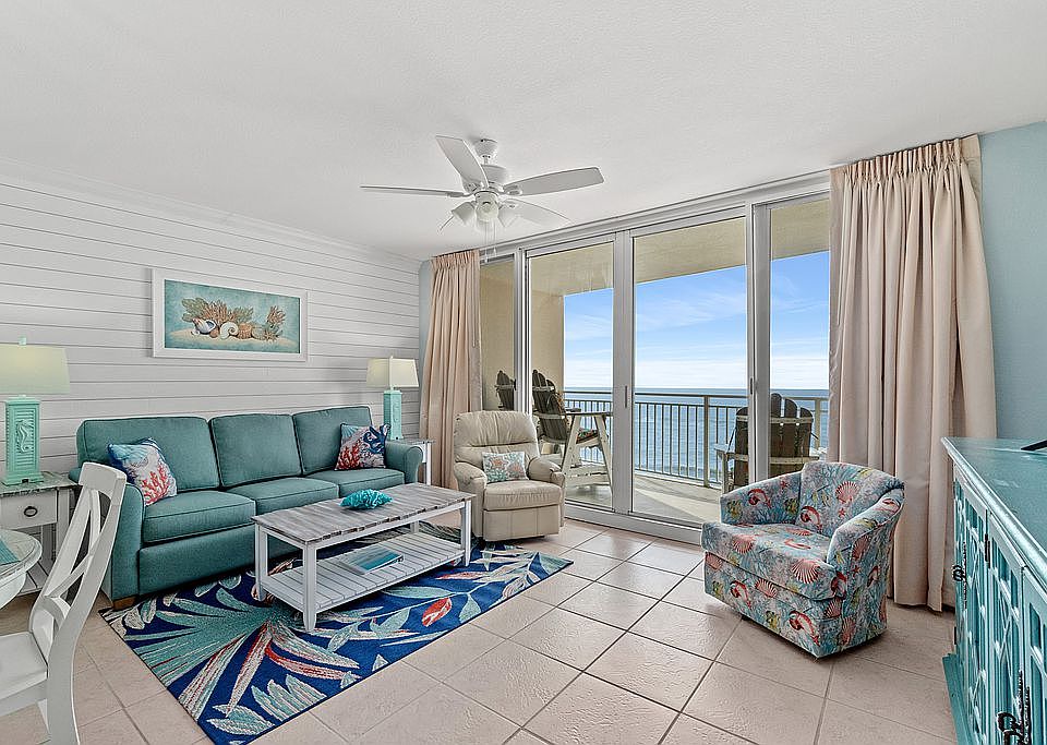 Spacious living room