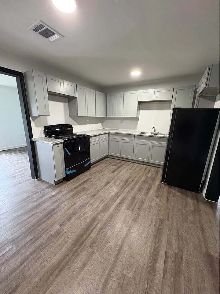 16409 Pecan Street - 1 — Photo 2