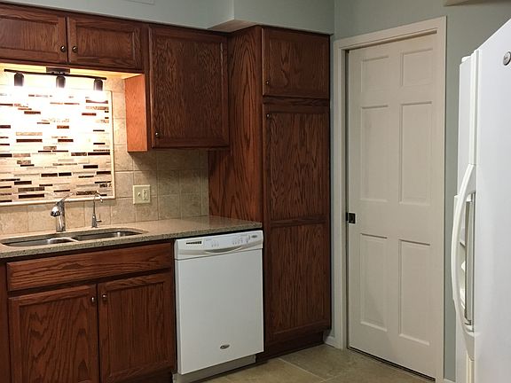 4th image of 600 4th St SW APT 207