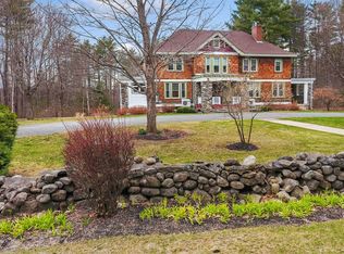 57 Holmes Rd, Winthrop, ME 04364