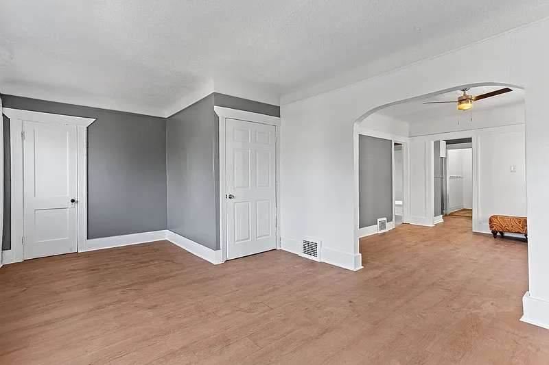 2 bed, 1.0 bath, 1000 sqft, $1,050 — Photo 4