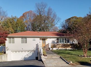 55 Dover Ln, Yonkers, NY 10710