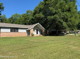 404 Dorothy St S, Wiggins, MS 39577
