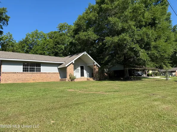 404 Dorothy St S, Wiggins, MS 39577