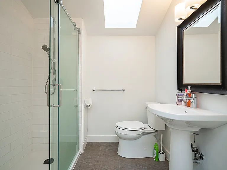 5626 Highbury St — Photo 25