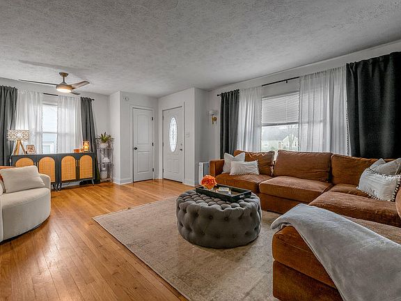 2nd image of 2063 Rainbow Rd