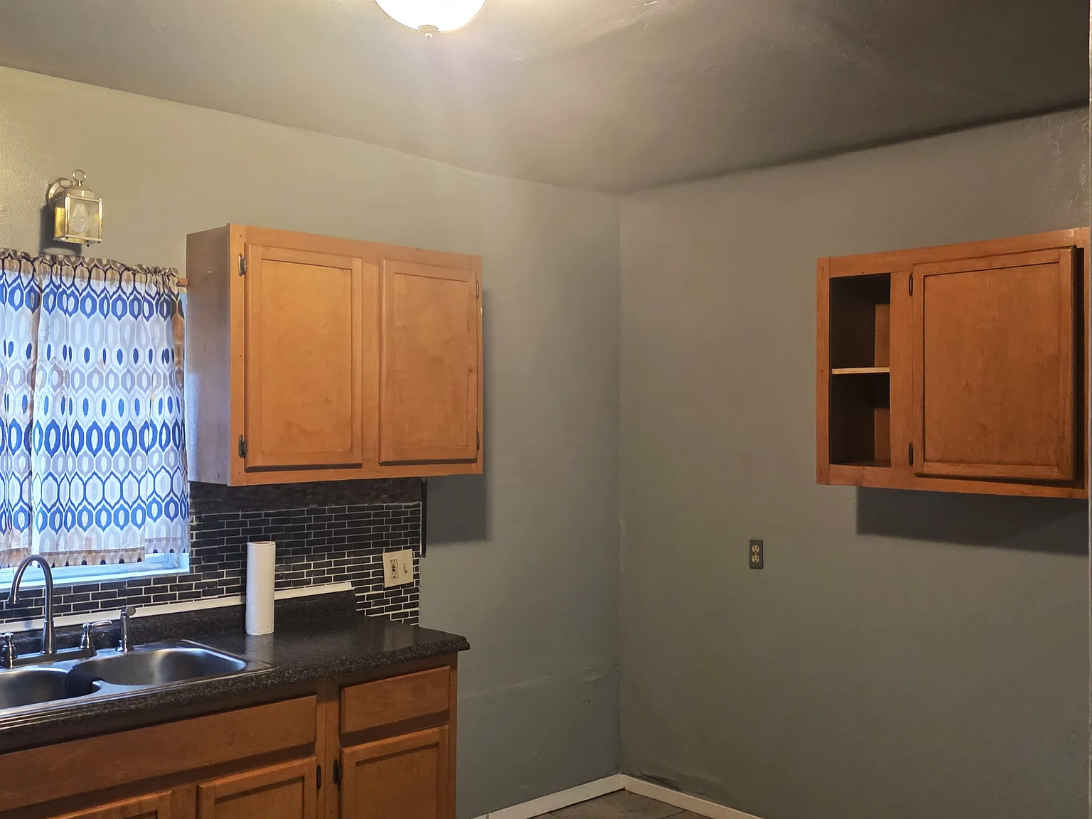 3 bed, $1,450 — Photo 3
