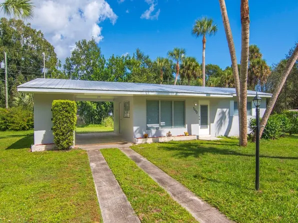 7502 Pacific Avenue, Fort Pierce, FL 34951