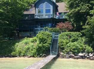 8471 Bretton Shores Rd, Rapid City, MI 49676