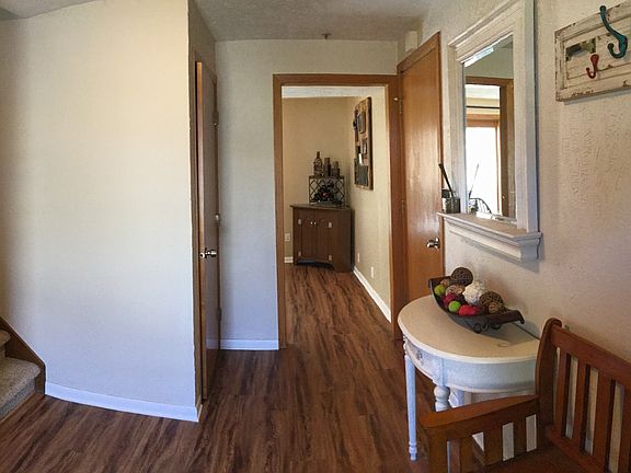 4th image of 8835 Holmes St