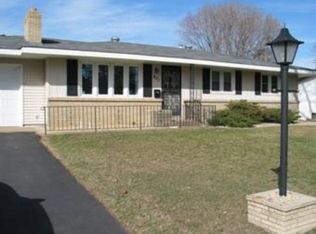 831 Mississippi St NE, Fridley, MN 55432