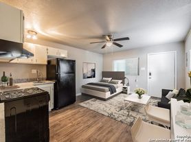 122 Roundtree Ln
