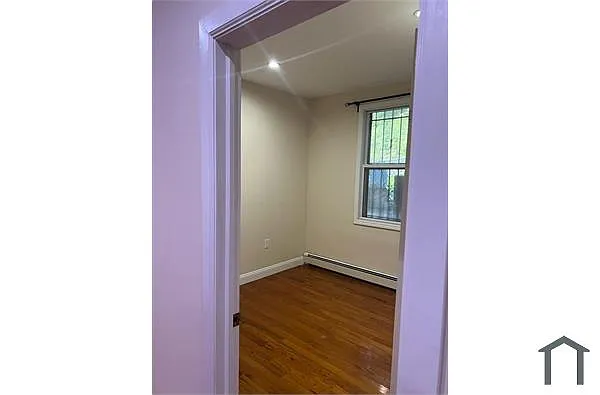 Building Photo - 14 Layton Ave #2