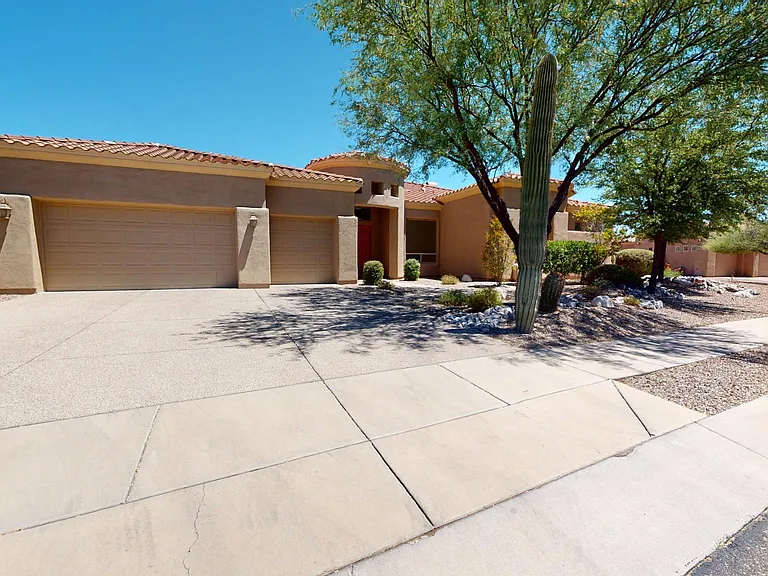 6124 N Pinnacle Ridge Dr — Photo 1