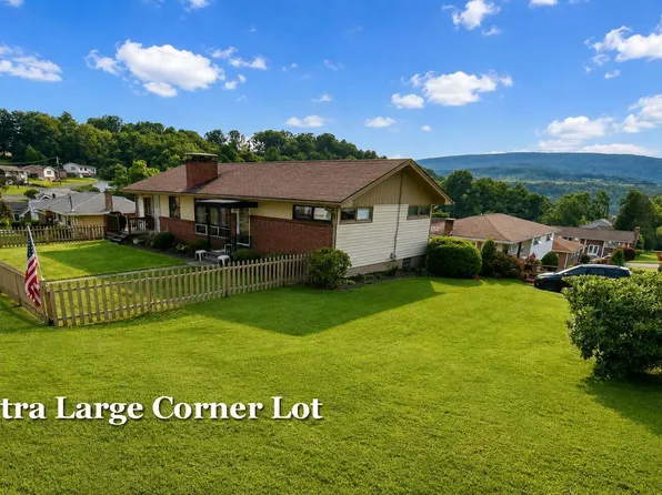 100 Vesta Ln, Johnstown, PA 15905