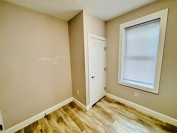 5th image of 6310-12 Broadway #33