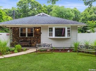 175 Wavecrest Dr, Mastic Beach, NY 11951