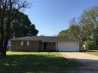 709 E Main St, Pilot Point, TX 76258