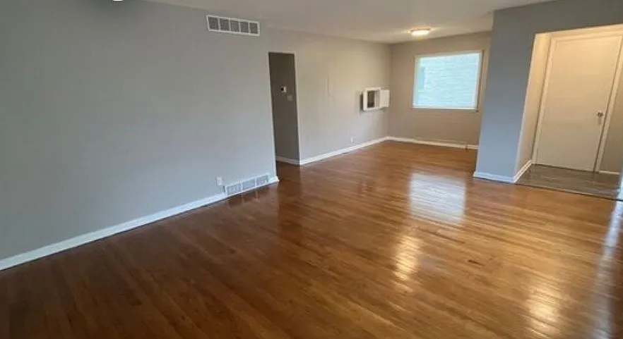 3 bed, 1.5 bath, 1321 sqft, $1,550 — Photo 4