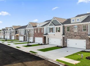 422 Lanier Cir, Woodstock, GA 30189