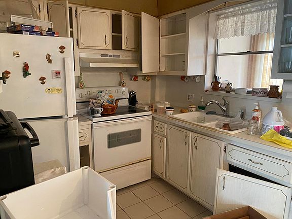 3rd image of 5112 HOLLYWOOD Boulevard #25