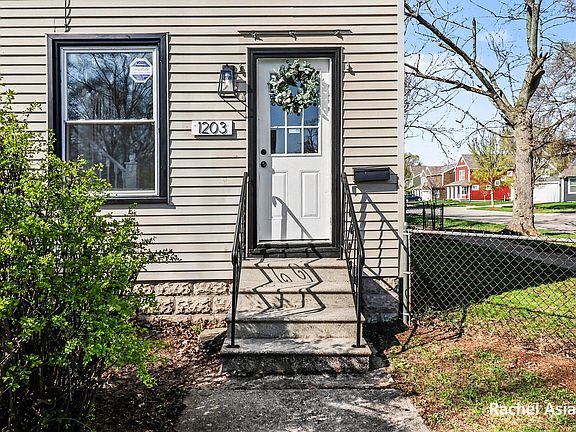 2nd image of 1203 4th St