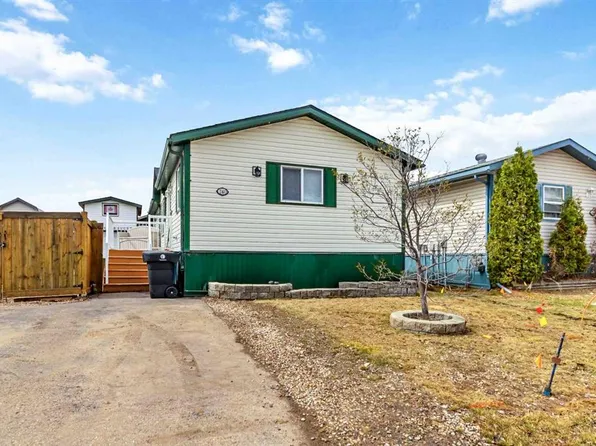 240 NW McKinlay Cres, Wood Buffalo, AB T9K 2M8