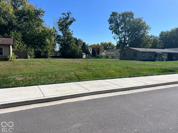 1013 W Auman Dr, Carmel, IN 46032