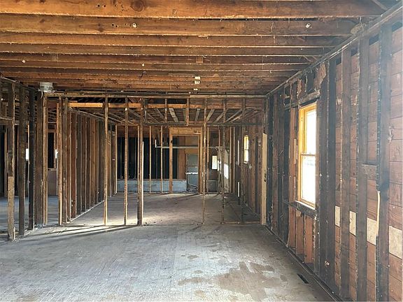 2nd image of 208 Harrington Ave