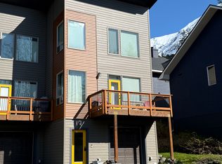 180 Taos Rd, Girdwood, AK 99587