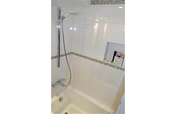 Sold by R New York | media 10
