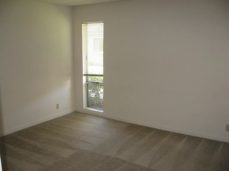2950 Portage Bay — Photo 152