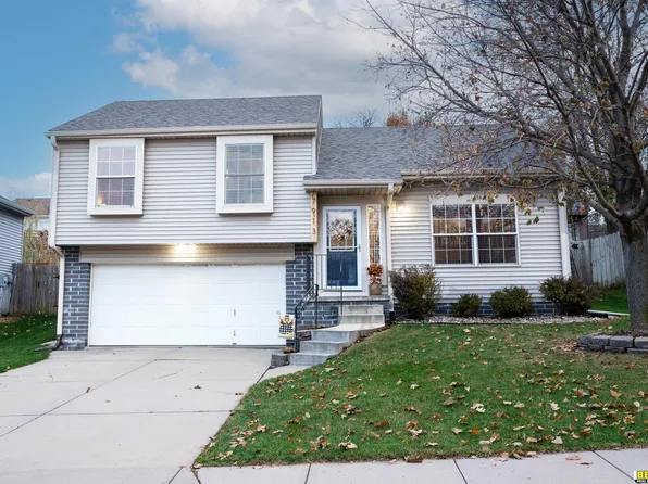 7913 Bauman Ave, Omaha, NE 68122