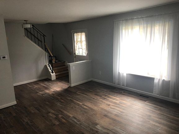 4th image of 3810 Bristol Dr