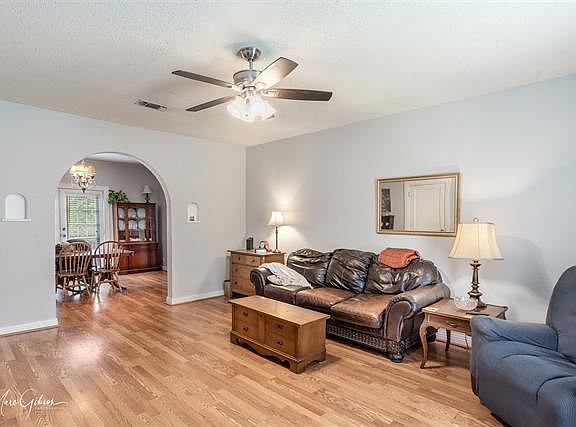 5th image of 101 Robinson Pl