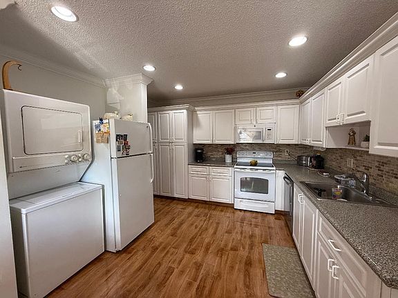 3rd image of 1621 NW 20th Avenue #201