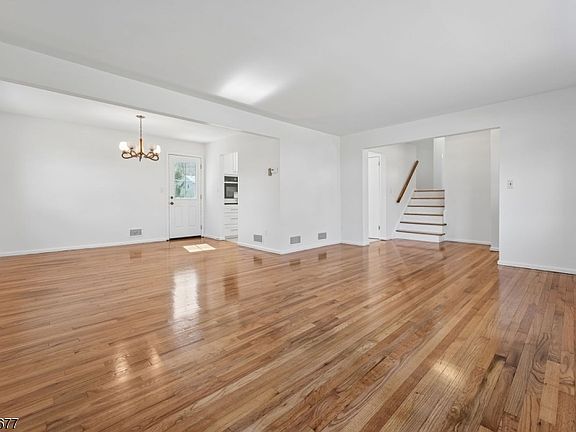 3rd image of 71 Ridge Rd