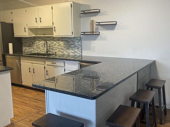 4th image of 326 14th Ave S #So-1b